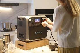 1. Refrigerator Power Consumption Before settling for a battery powered generator for refrigerator, you should know how much power the refrigerator consumes or will require for it to work efficiently. This will save you from buying a generator that may not be capable of providing the required amount of energy that your refrigerator requires.